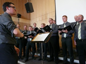 Hochkonzentriert beim Konzert im "Haus am Dom"